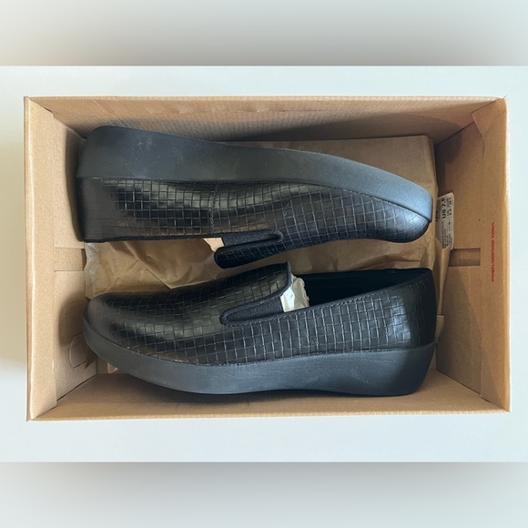 FitFlop Shoes (*new with box) - Picture 7 of 8